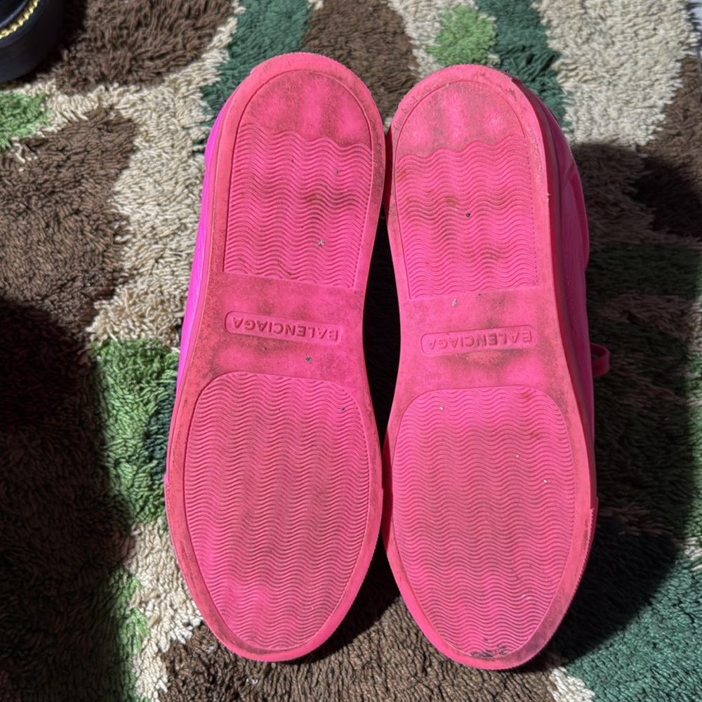 Balenciaga Pink Sneakers Vibrant Low-Top Design - Picture 4 of 5
